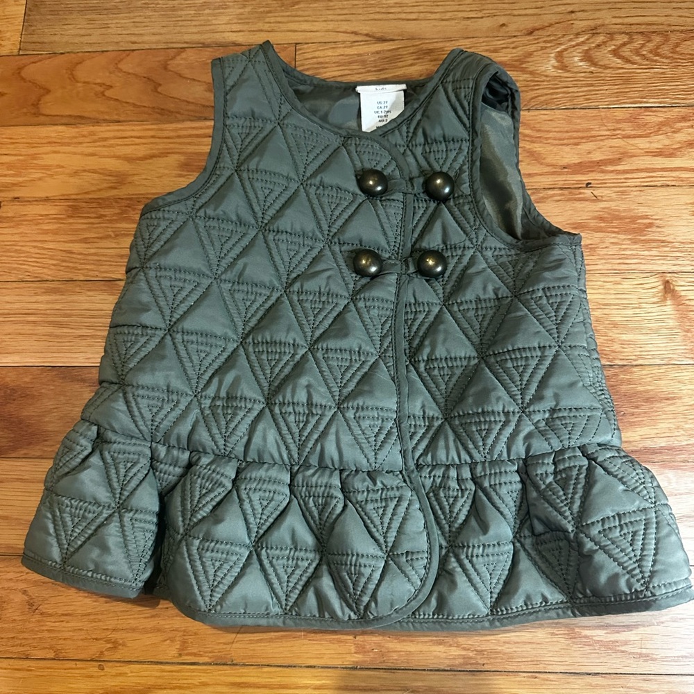 Aspen Kids Quilted Vest Girls Size 2T Army Green Ruffled‎ Hem Metal Buttons